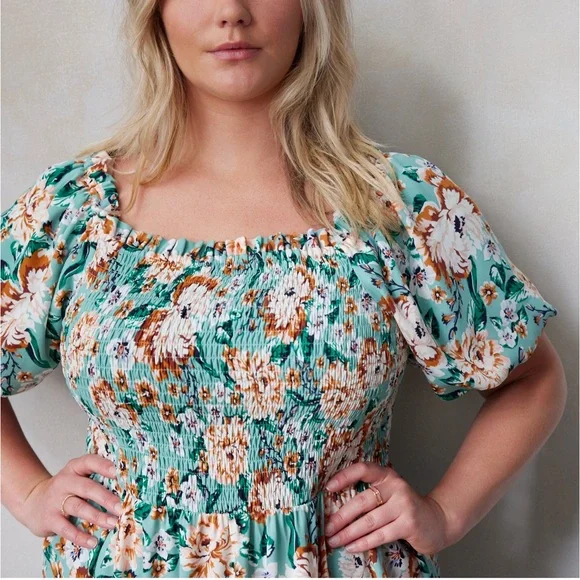 Plus Size LC Lauren Conrad Balloon Sleeve Smocked Floral Midi Dress - Picture 3 of 12